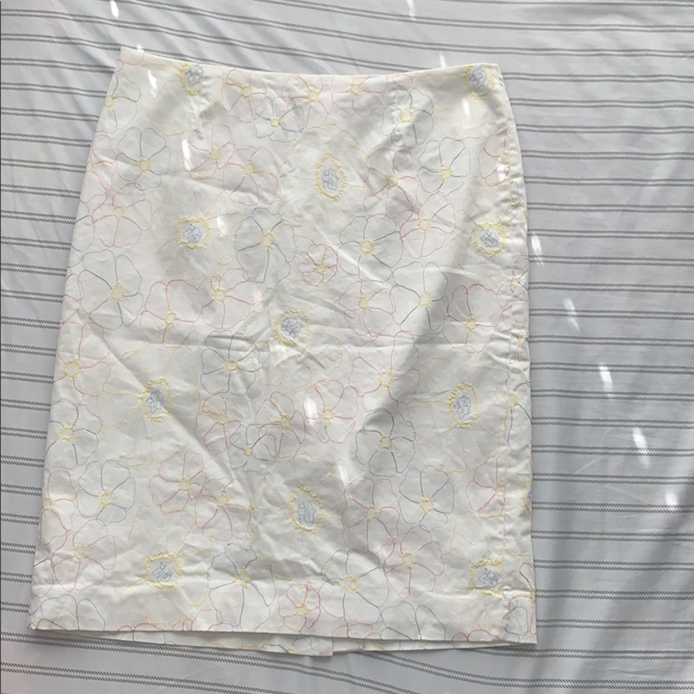 ✔️ Apostrophe White Floral Skirt ✔️